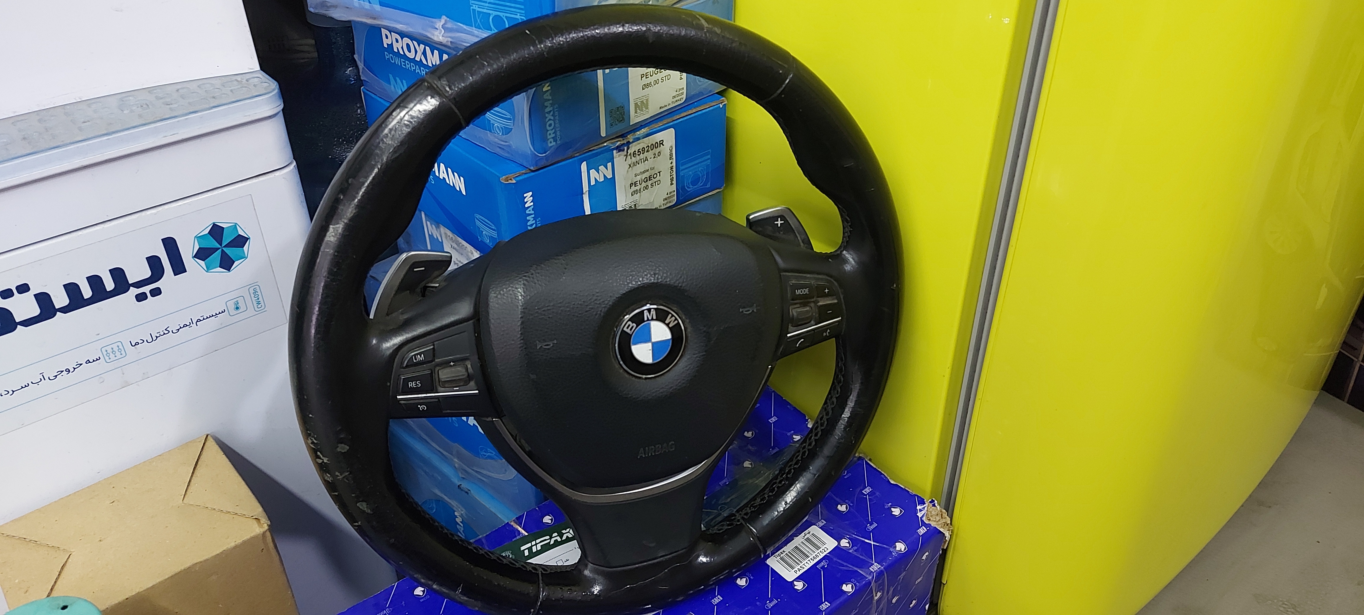 غربیلک فرمان BMW 330